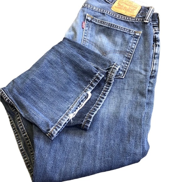 Men's Levi’s 514 High Rise Mom Straight Leg Jeans Ripped/Distressed - Picture 7 of 11